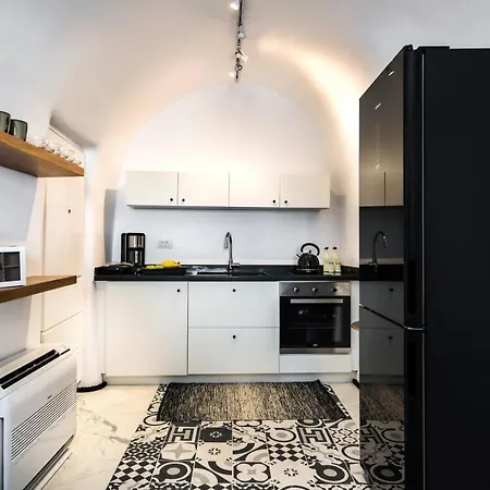 2-bed Sleeps 4 Hot Tub & Pet Friendly Willa Fira (Santorini)