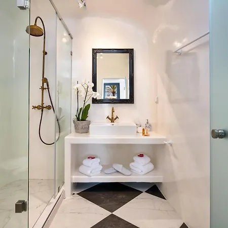 2-bed Sleeps 4 Hot Tub & Pet Friendly Willa Fira (Santorini)