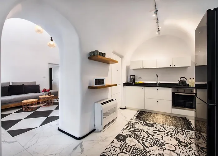 Villa Fira 2-bed Sleeps 4 Hot Tub & Pet Friendly *